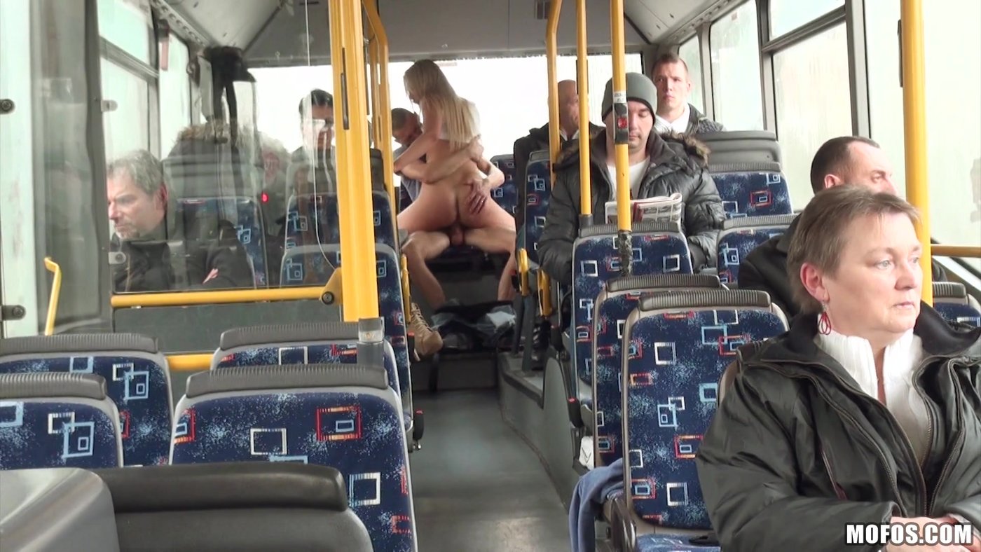 Порно Зажали Студентку В Автобусе