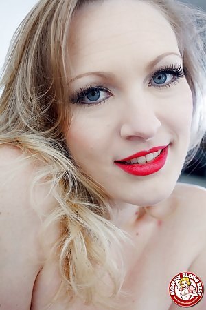 Vicky Vixen in mommyblowsbest: Red dress thick blonde with beautiful eyes sucking cock in POV