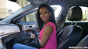 Deana Dulce in Brown Bunnies: Pink top youthful ebony hottie gets brutally banged in a car