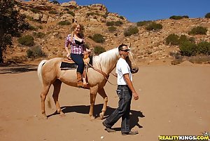Sierra Skye in Big Naturals: Blond-haired thick hottie gets destroyed in the middle of a desert